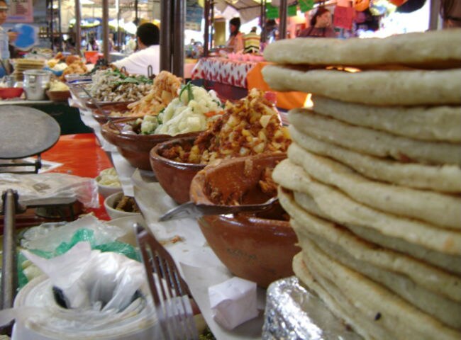 Realizan vigilancia sanitaria en la Feria de Cadereyta