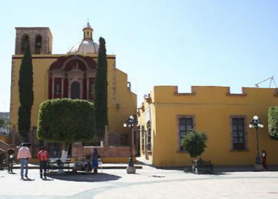 Denuncian a ex funcionarios 