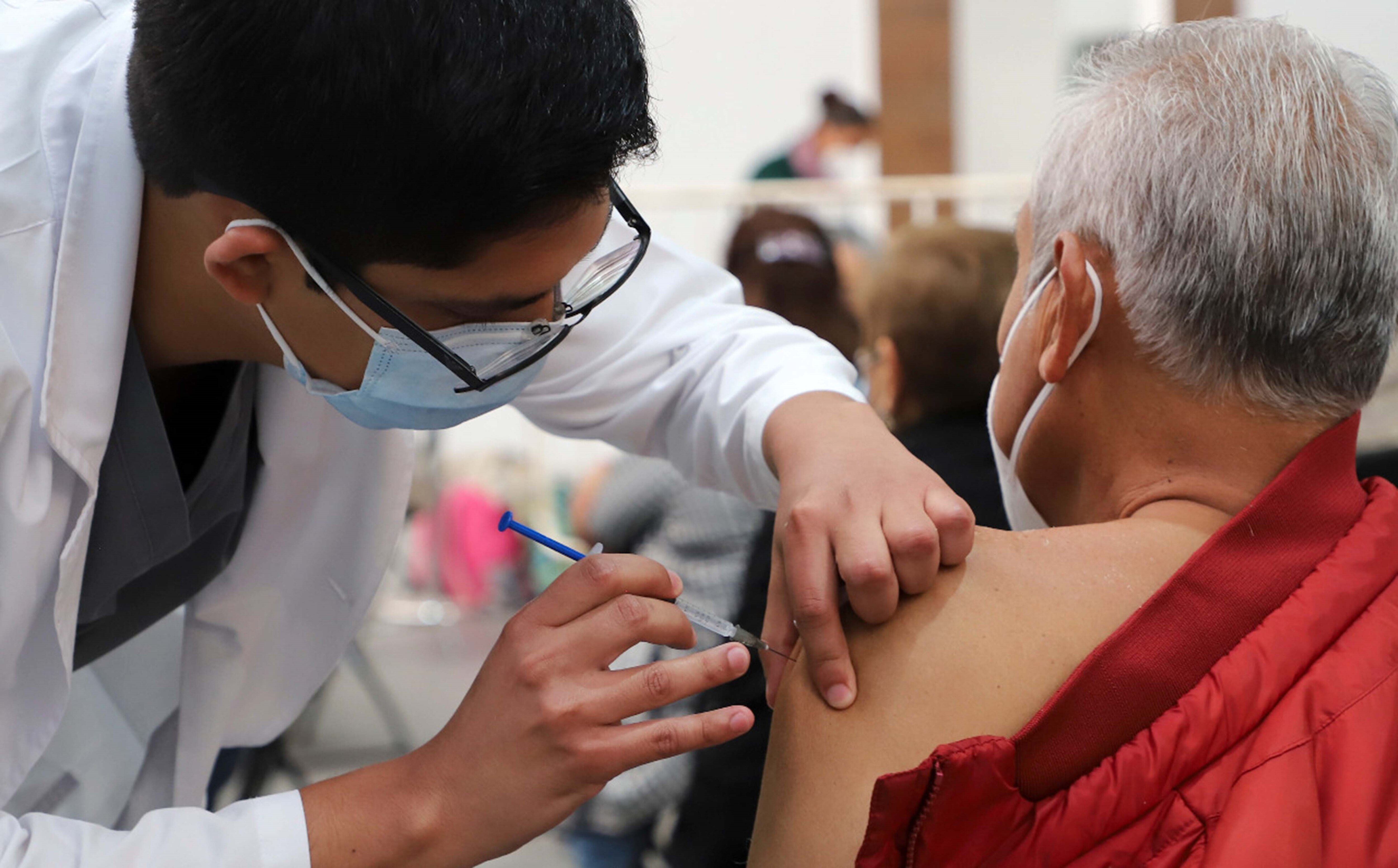 Este martes inicia la vacunación de adultos mayores de 50 años en El Marqués