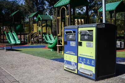 Querétaro recibe Escoba de Platino por implementar papeleras solares