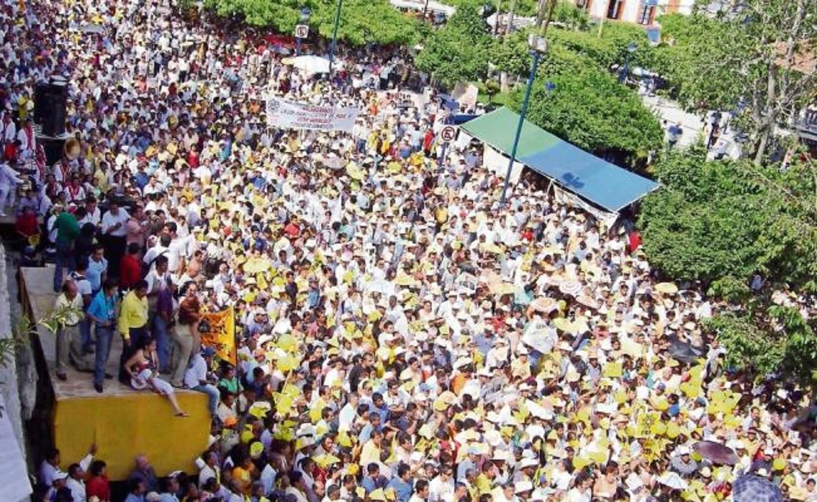 Bajan "switch" a spots de aspirantes a Presidente