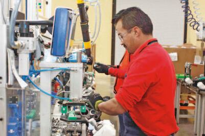 Registran 10 mil 200 plazas nuevas