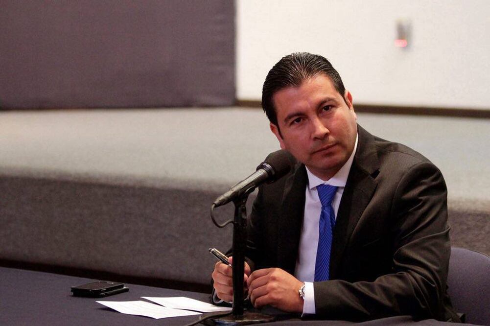 Reinstalan a Hugo Serrano, director de inspección municipal 