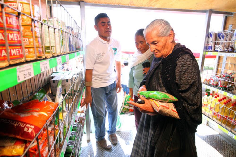 Hombro con Hombro, Prospera y 65 y Más son los programas que benefician a personas de la tercera edad en San Juan del Río (CÉSAR GÓMEZ. EL UNIVERSAL)