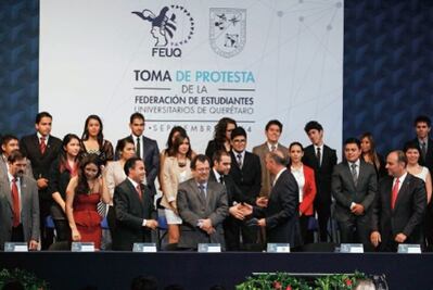 Asiste JCR a toma de protesta de líder de FEUQ