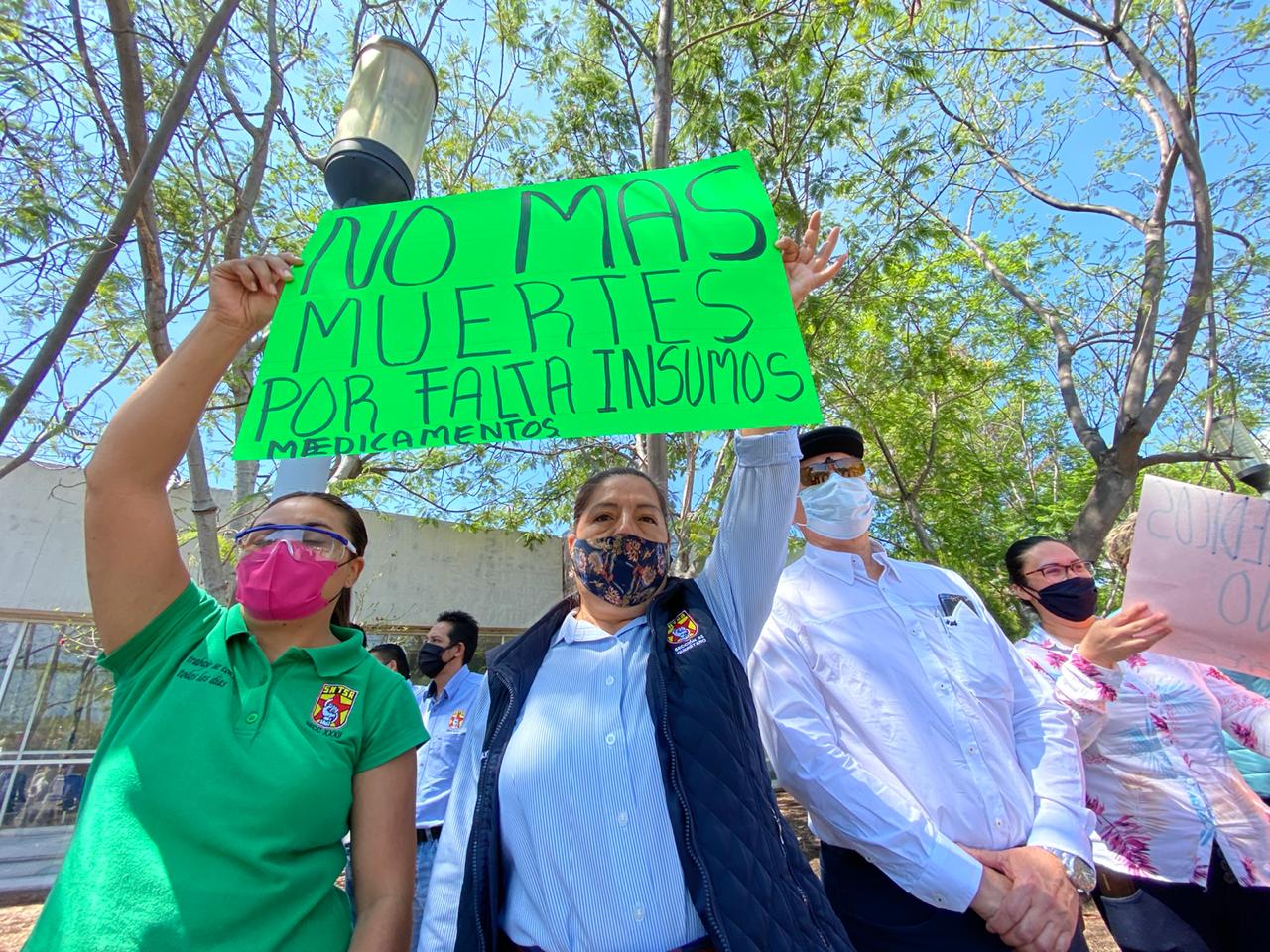 "No más muertes por falta de insumos", denuncia personal médico del ISSSTE