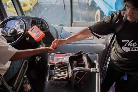 Presentan amparos contra alza de tarifa