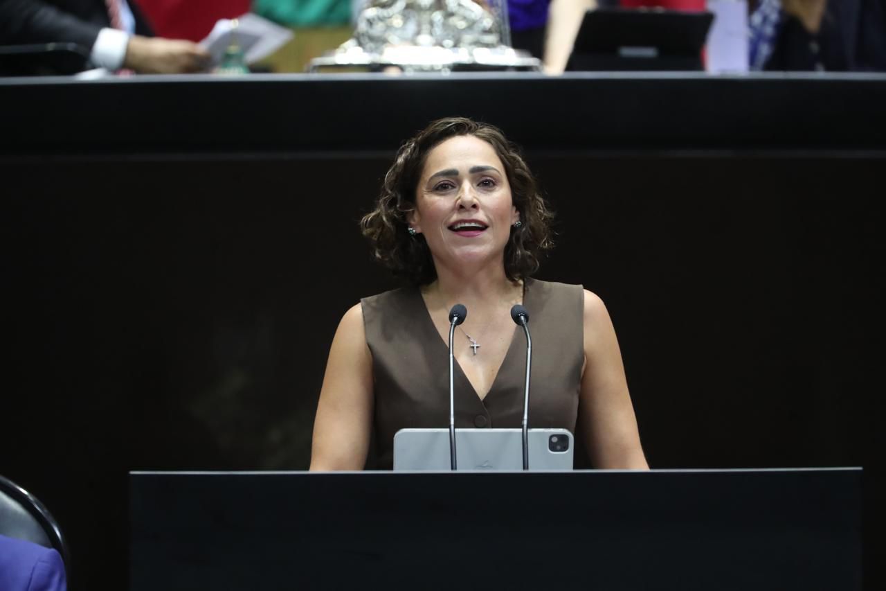 Abigail Arredondo impulsa prohibición de bebidas energéticas para menores