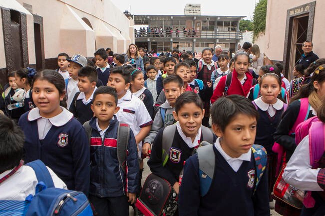 La USEBEQ cuenta con 11 mil lugares en educación básica en las escuelas del estado; Corregidora, El Marqués, Querétaro y San Juan del Río, son los municipios con mayor demanda por parte de estudiantes foráneos (FOTO: Archivo EL UNIVERSAL)