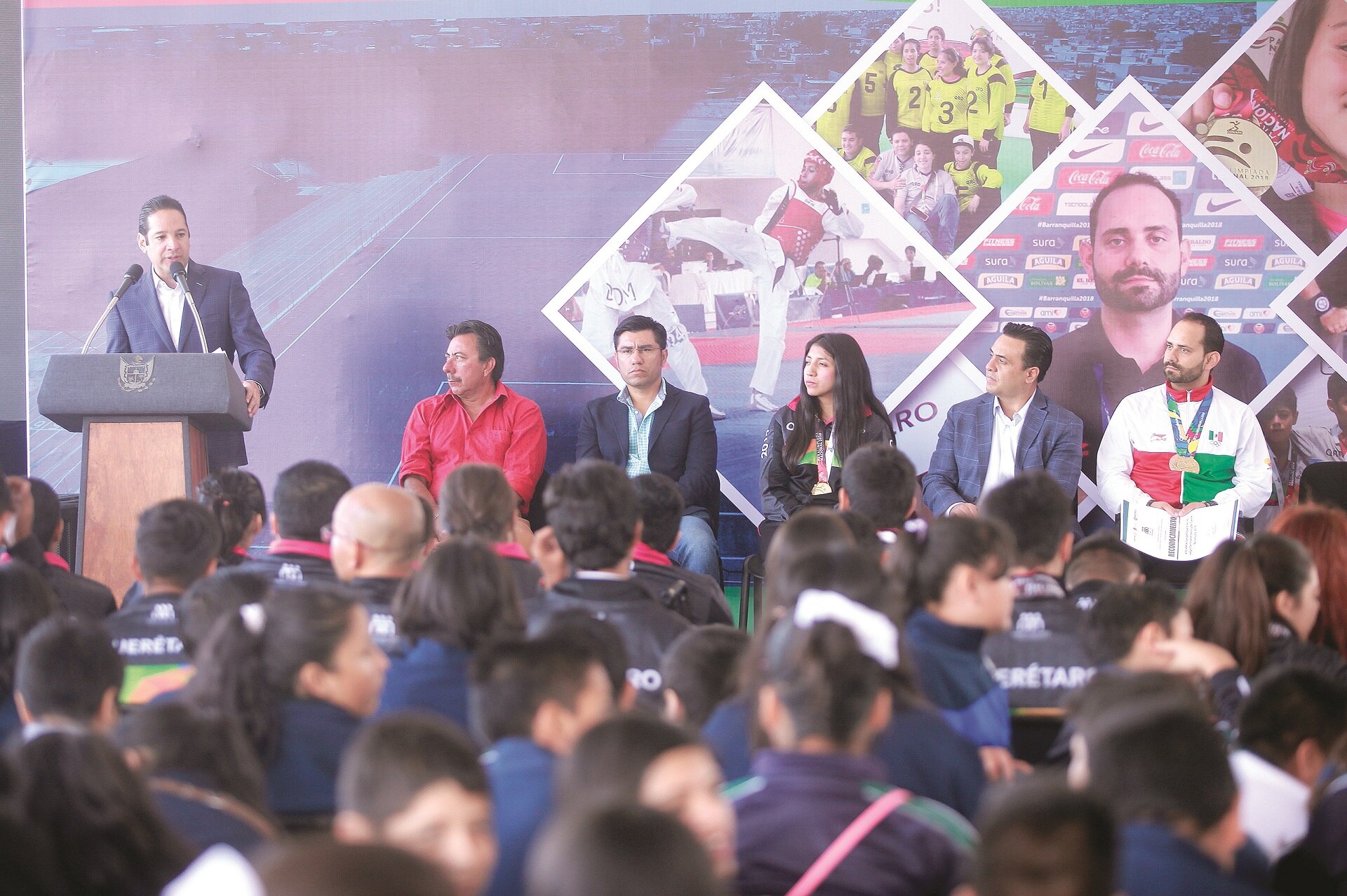 Reconocen mérito de atletas locales