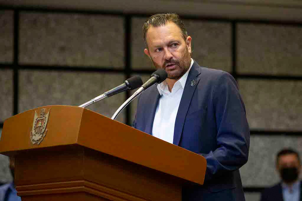 Denuncian al gobernador Mauricio Kuri ante el IEEQ