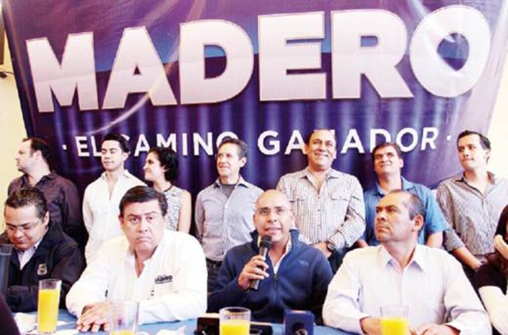 Encuesta da ventaja a Madero-Anaya