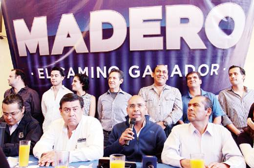 Encuesta da ventaja a Madero-Anaya