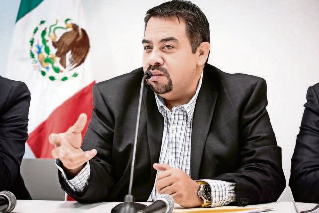 “Le ha quedado grande la silla a Adolfo Camacho”