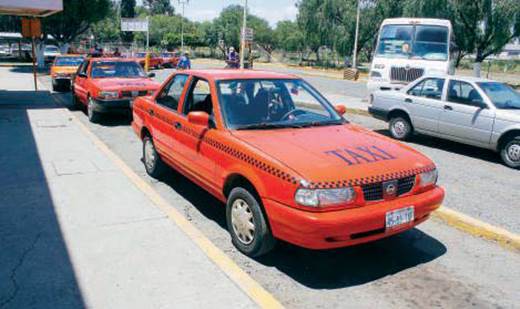  Plantean taxistas el uso de gas natural