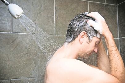 Cada persona consume 360 litros de agua al día, en Querétaro