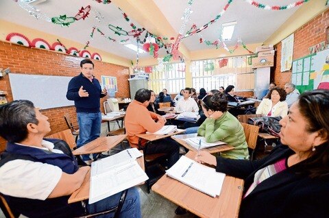 Se reúne Consejo Técnico Escolar