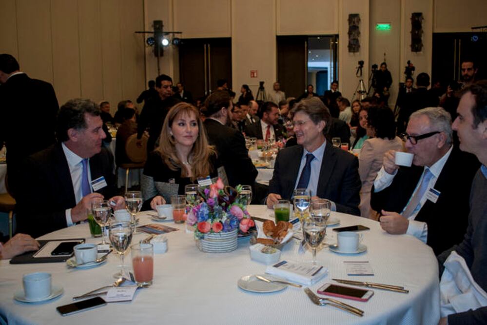 La presidenta del WTTC, Gloria Guevara, afirma que el proyecto del Nuevo Aeropuerto Internacional de la Ciudad de México es un elemento clave para consolidar la posición de México en materia turística  (Foto: Especial)