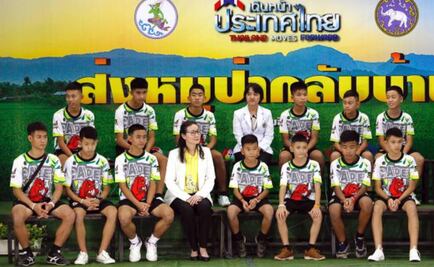 Niños relatan que cavaron en busca de una salida de la cueva en Tailandia