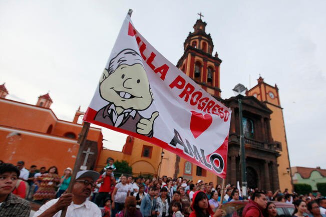 Arias Consultores realizó mil 317 encuestas a través de Facebook a usuarios mayores de 18 años, donde los resultados arrojan que los candidatos de la coalición Juntos Haremos Historia están en los primeros lugares (CÉSAR GÓMEZ. EL UNIVERSAL)