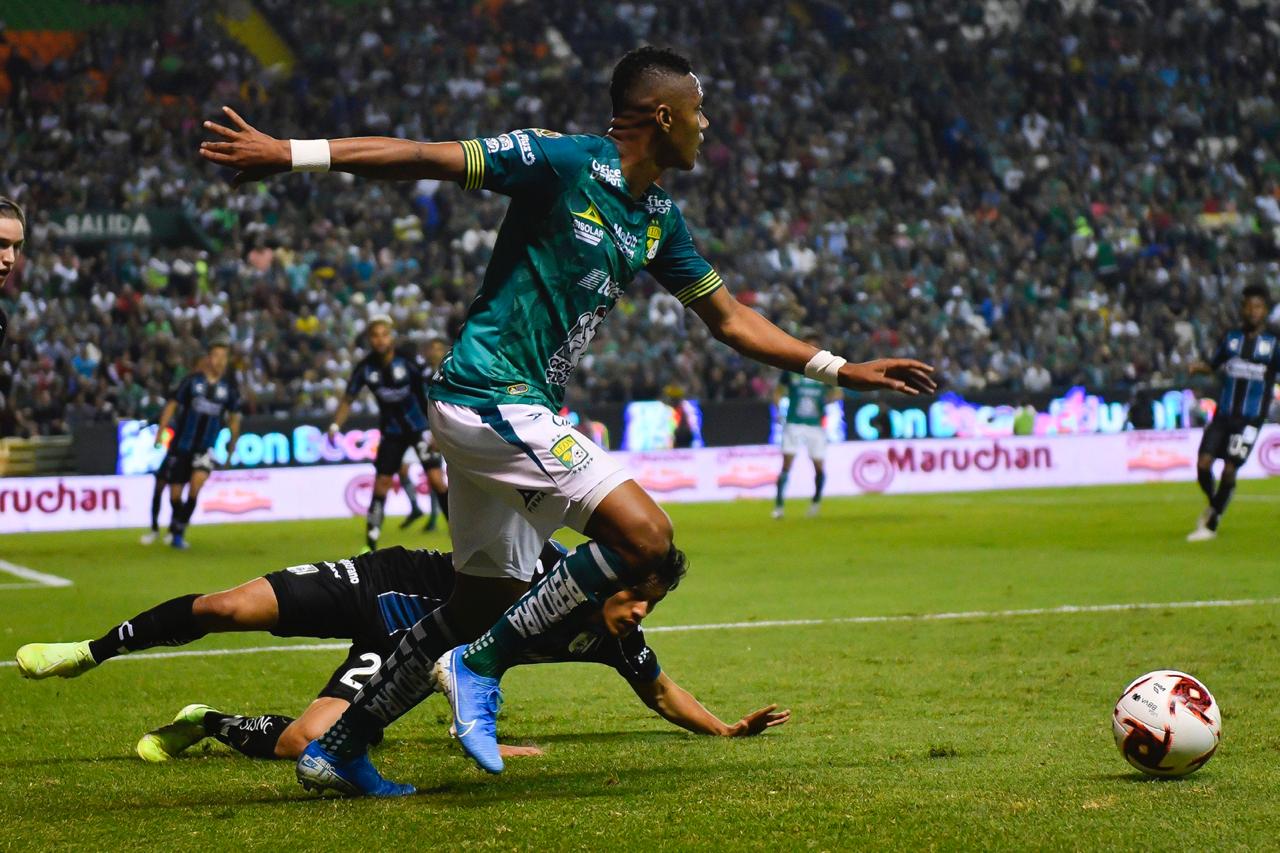 Gallos no puede con León