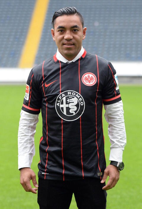 El Eintracht Frankfurt presenta a Marco Fabián