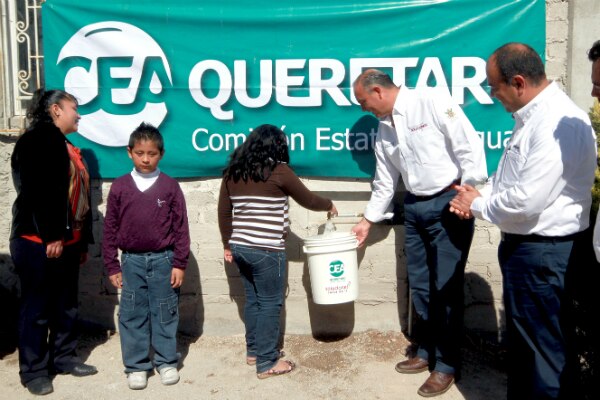 Entrega gobernador obras de agua y alcantarillado