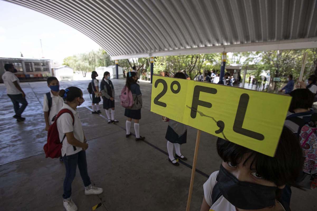 Matemáticas y comunicación, las áreas con más rezago entre estudiantes que viven la pandemia