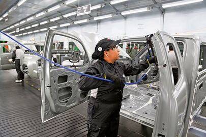 Llega a Querétaro inversión en autopartes eléctricas