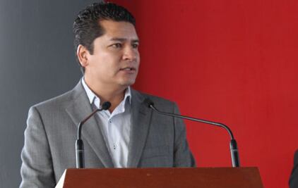 Antonio Macías presenta agenda ambiental