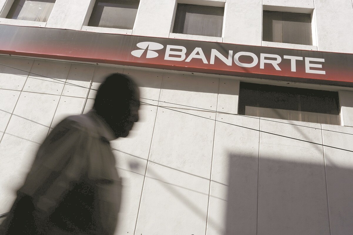 Asaltan banco y roban 50 mil pesos en el Centro Histórico de Querétaro