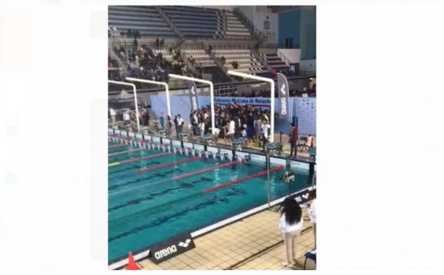 Nadadores se intoxican en Guadalajara