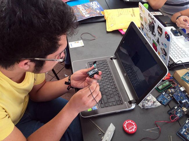 Celebran Hackathon en Facultad de Informática
