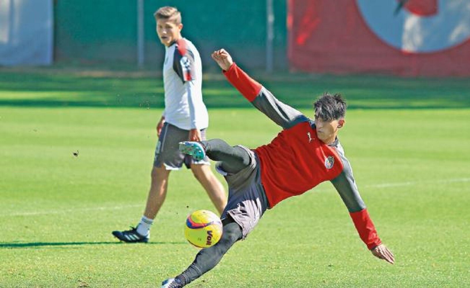 Alan aún siente una molestia en la rodilla (IMAGO7)