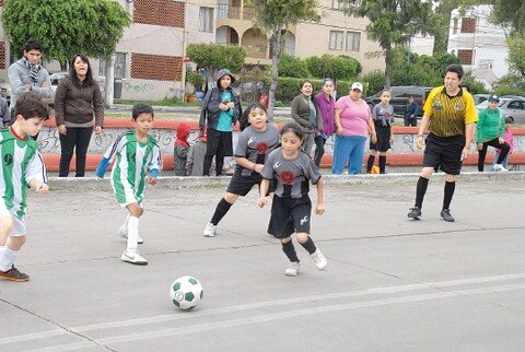 “A cascarear en la calle”, con basquet