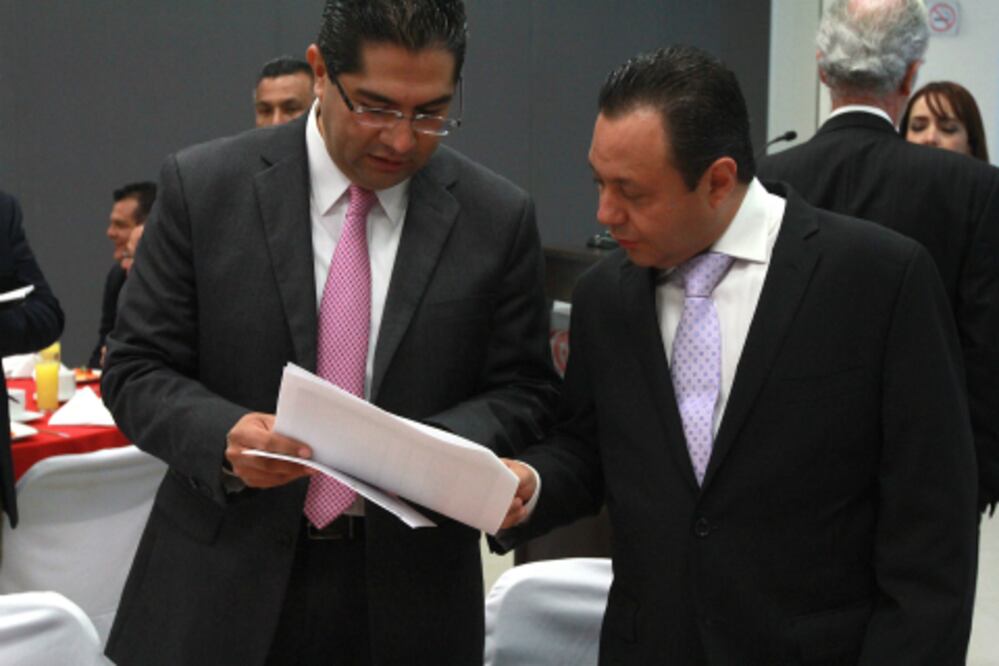 Busca PRI reforma para consulta