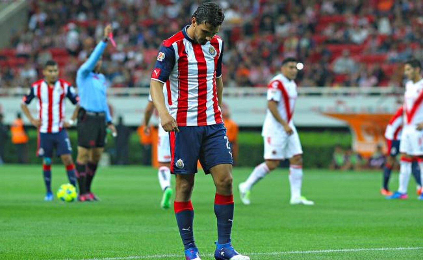 Alanís no va a jugar en Chivas, aunque se quede en el Club: Jorge Vergara