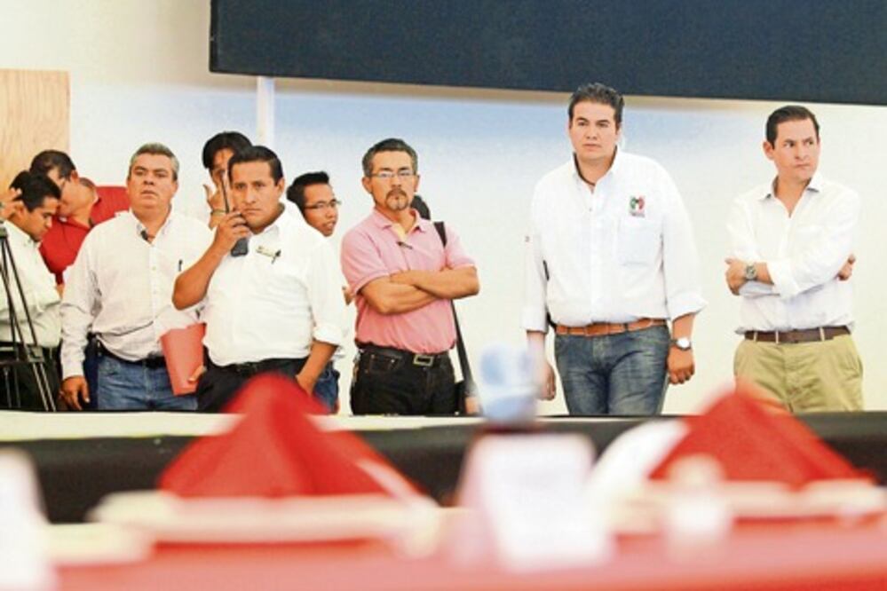  Presenta PRI a  jefes  electorales