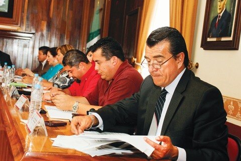 Sin apoyo a auxiliares de San Juan