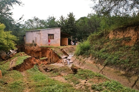 Urgen apoyo para vivienda en la sierra