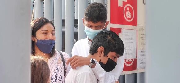 Video. Isaac espera justicia; quedó parapléjico tras sufrir caída en escuela de Querétaro