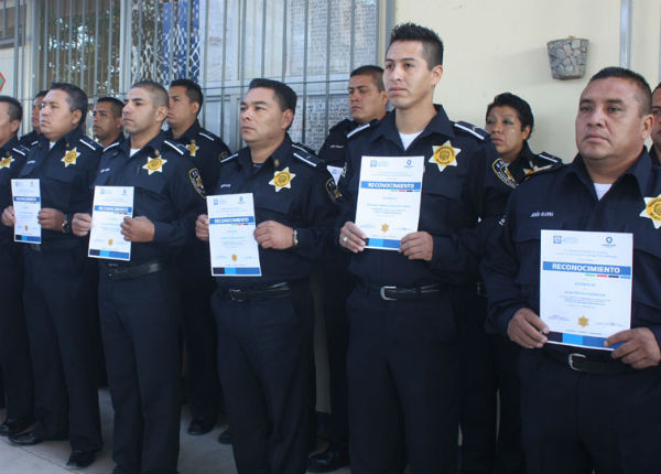 Reconocen heroísmo policial