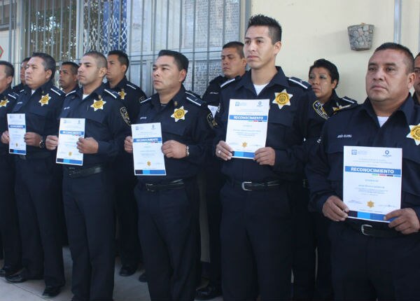 Reconocen heroísmo policial