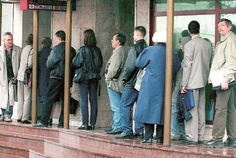 Desconfianza limita ahorro en banca: BID