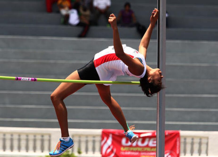 Esquivel aporta el primer oro