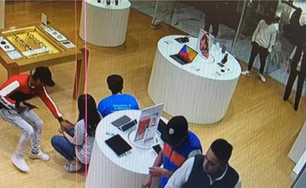 Con armas de fuego, asaltan iShop en Plaza Manacar; detienen a cuatro