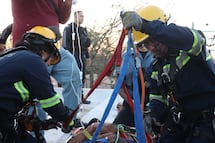 Rescatan a un hombre tras sufrir descarga eléctrica en azotea