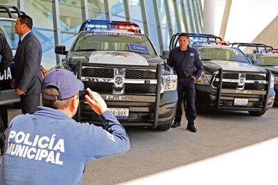 Entregan mayor equipo a policías de 14 ayuntamientos