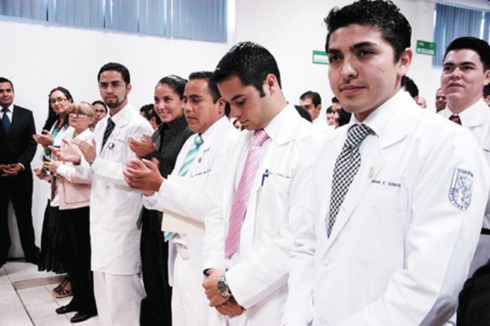 UAQ estrena dirigentes de Medicina 