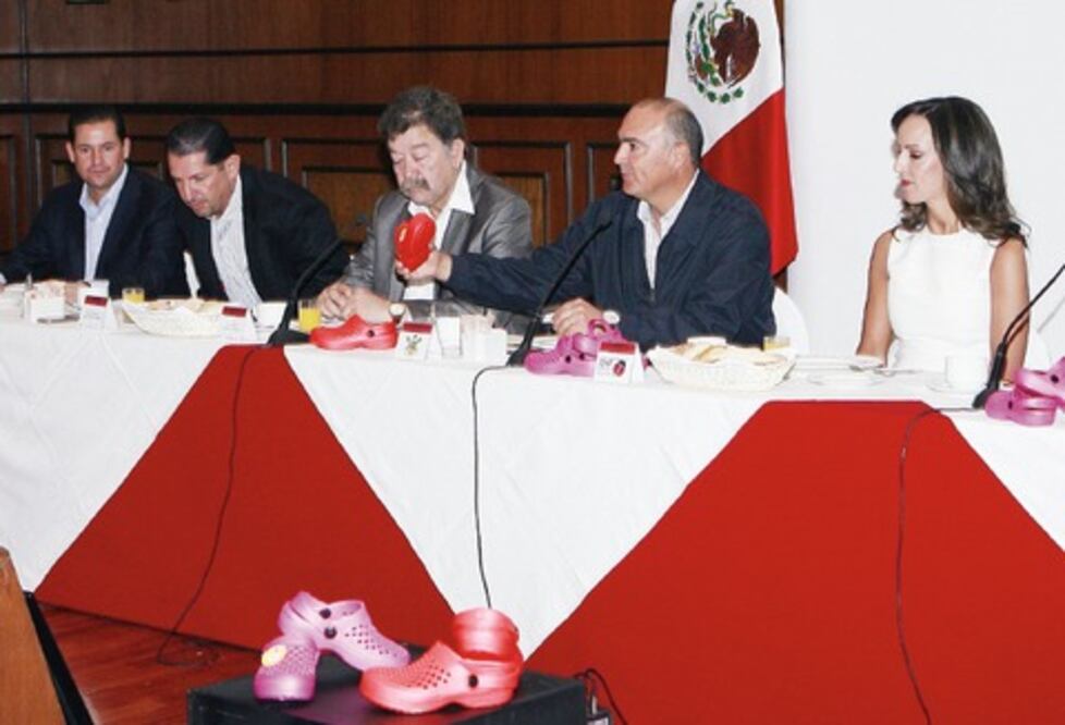 Darán zapatos a niños de primaria